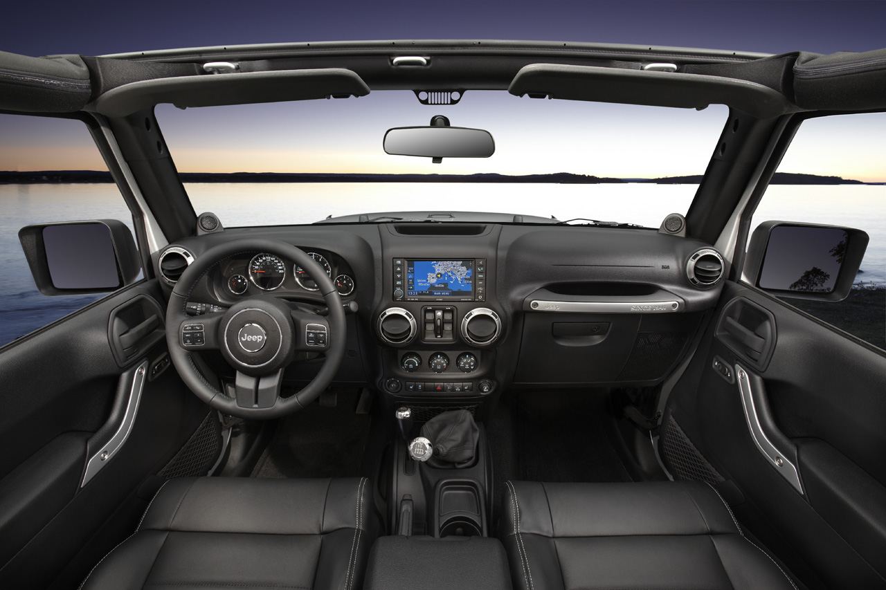 2011-jeep-wrangler-diesel27[1].jpg
