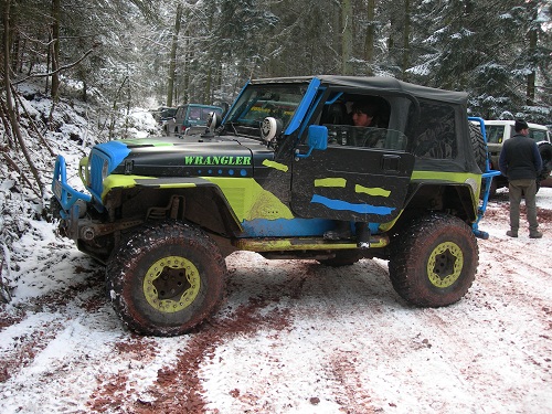 un partissipant ( belle jeep !!! )