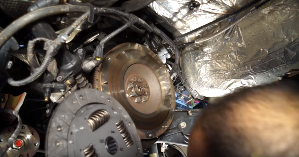 voici un volant moteur de v6 3l6 wrangler jk