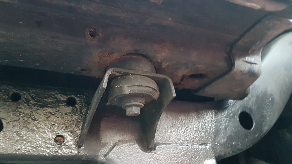 Support caisse Jeep.jpg