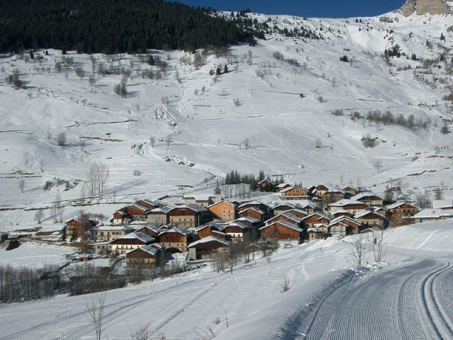 Village de Grand Naves.jpg