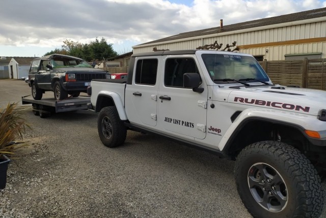 jeep départ.jpg