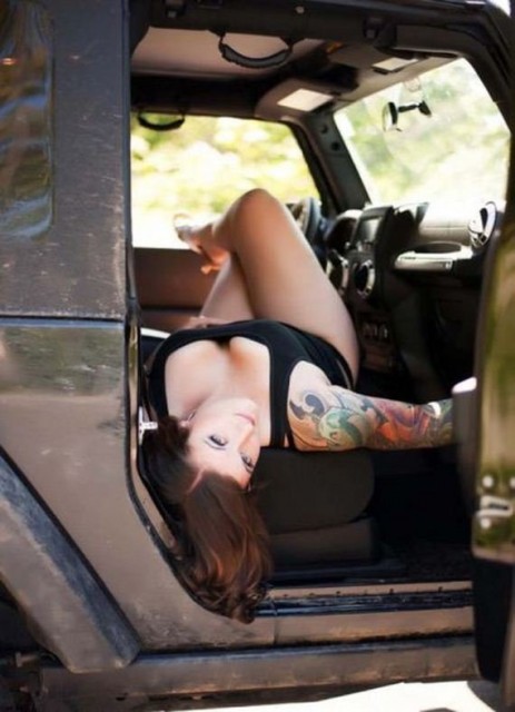18-Hot-girls-Jeeps.jpg