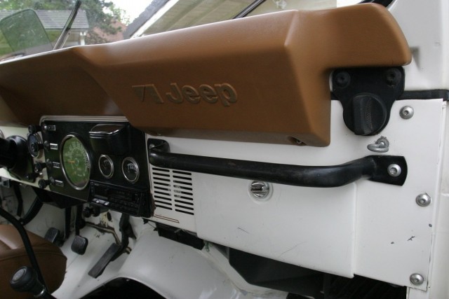 CJ7 LAREDO 1986 (41).JPG