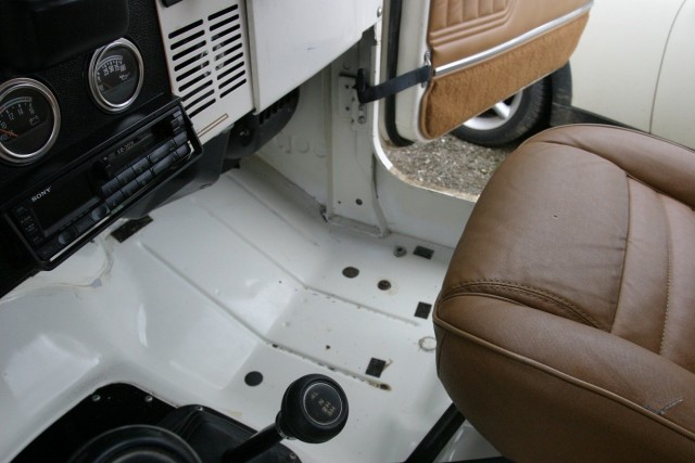 CJ7 LAREDO 1986 (49).JPG
