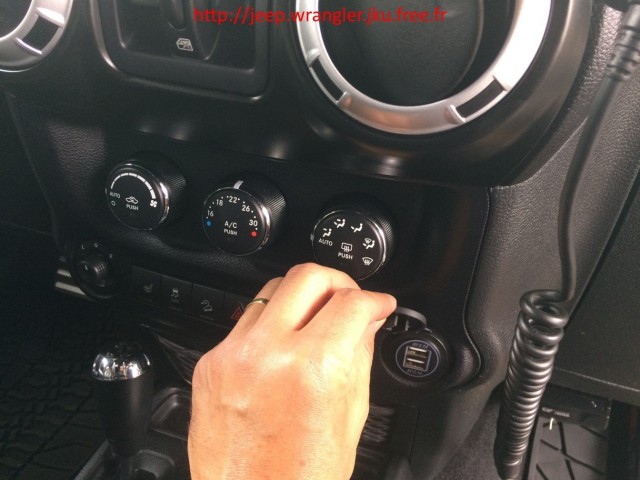 jeep-wrangler-jku-prise-usb-37.JPG